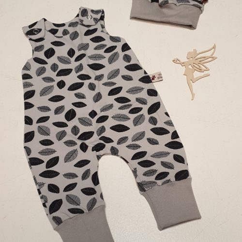 Strampler mit Mütze Gr. 50