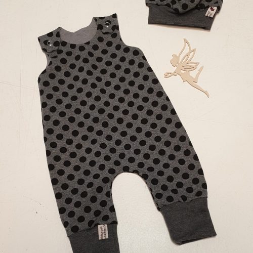 Strampler mit Mütze Gr. 50